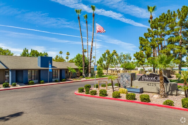 Building Photo - Falcon Glen