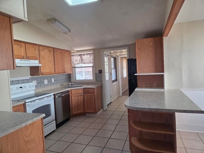 Photo - 645 Linden Ln