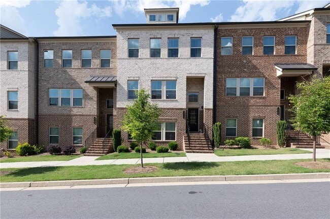 Photo - 310 Commons Ave