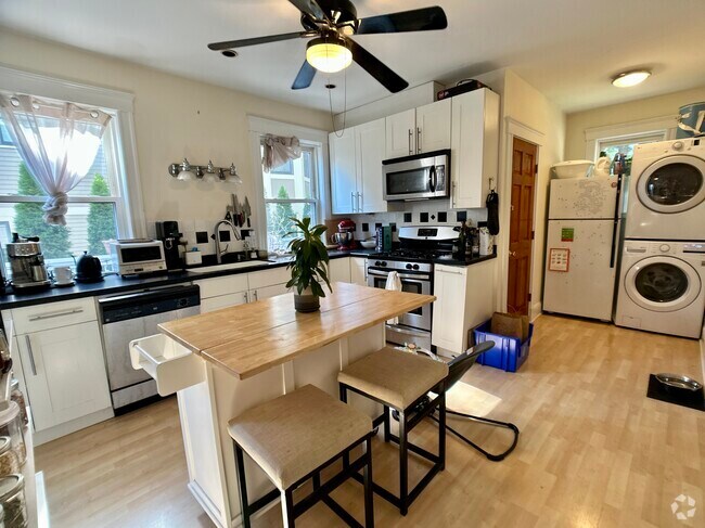 Building Photo - 19 Chestnut Sq Unit 1 CO Rental