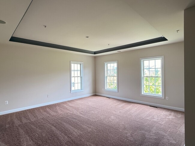 Photo - 605 Whetstone Glen St