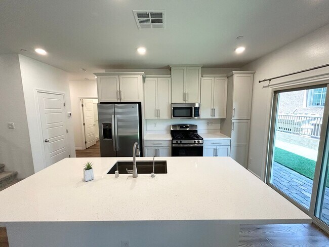 Photo - 3/BD 3/BA Stylish Summerlin West Townhome ...