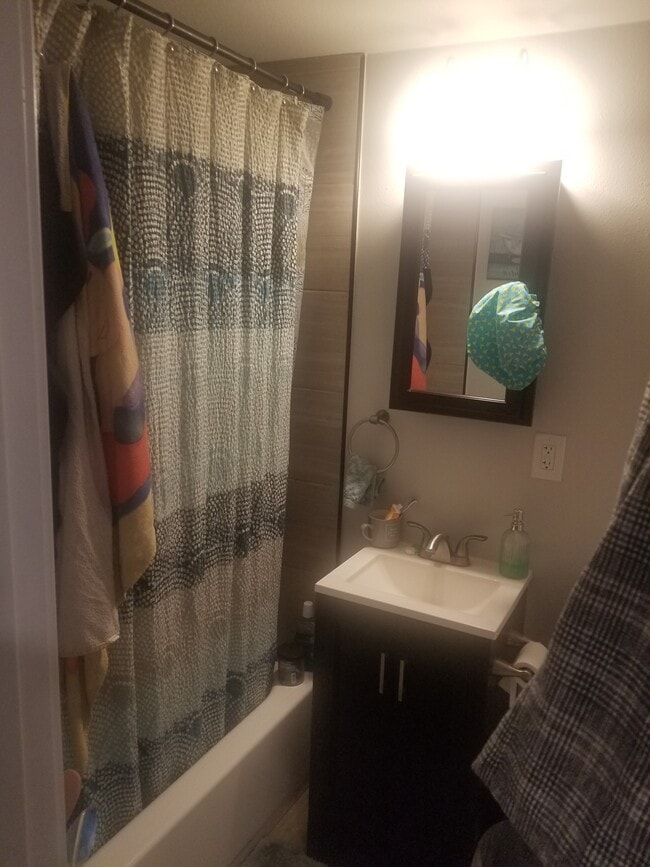 Building Photo - 3500 E 58th St Unit D