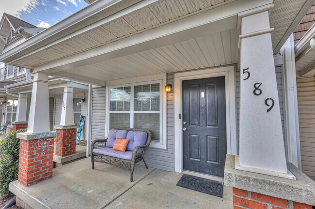 Photo - 589 Bradburn Village Cir