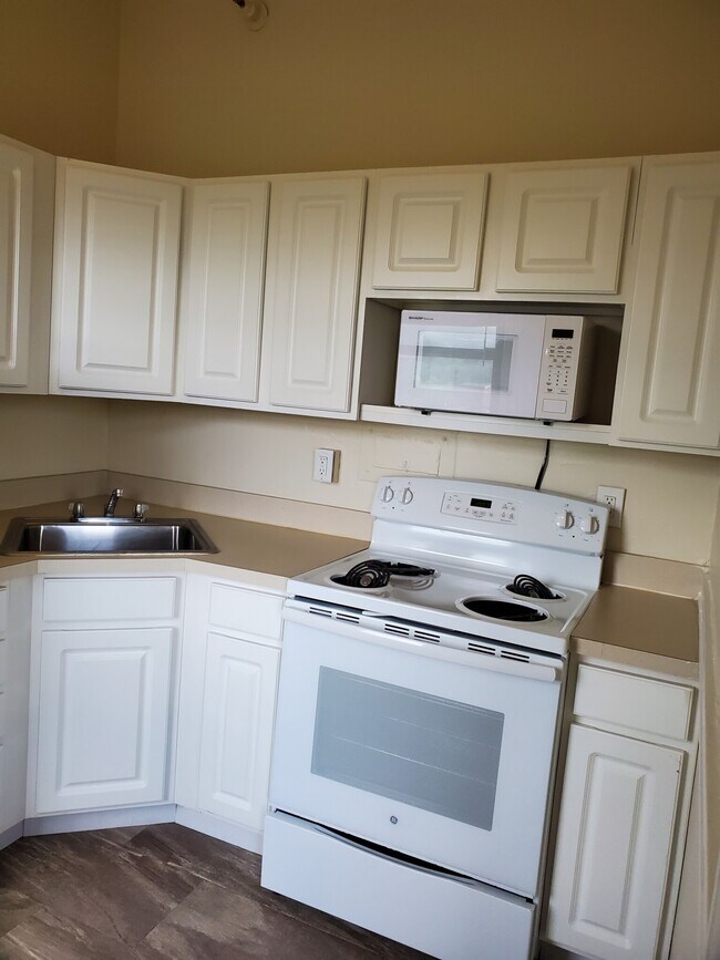 Photo - 1402 Beacon St