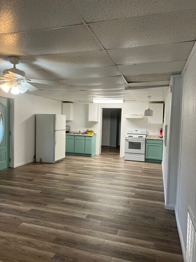 Kitchen - 1624 Armstrong Rd Unit Apt #2