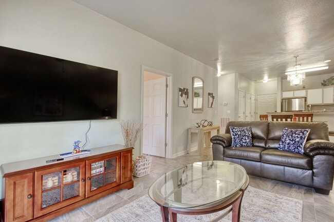 Building Photo - 1310 River Oaks Dr Unit ID1356511P