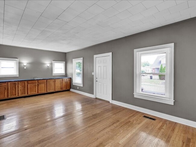 Photo - 3220 Grant Ave