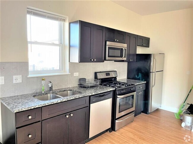 Building Photo - 2 bedroom in Chicago IL 60630 Unit 2N Rental