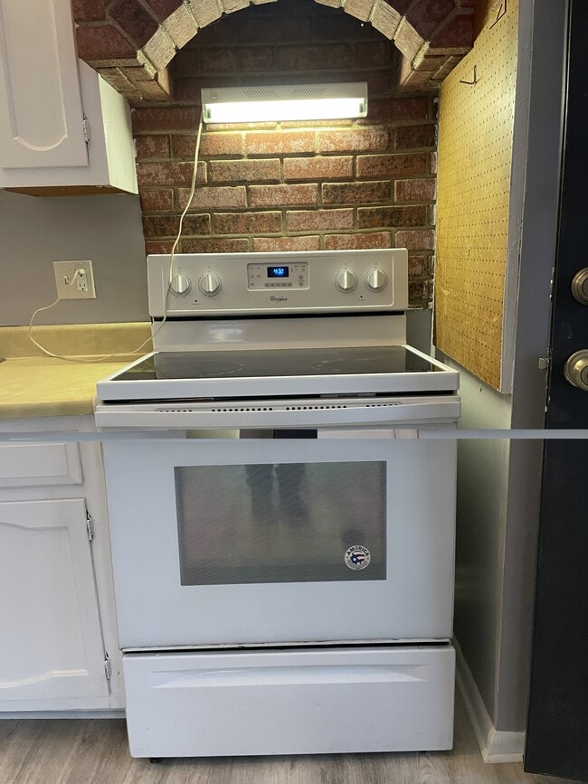 Photo - 908 West Ave Unit Apt 5