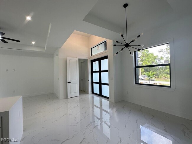 Photo - 1214 Cherry St E