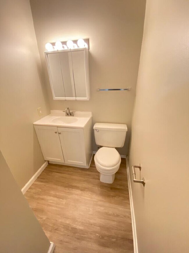 Photo - 2017 Yorktowne Dr