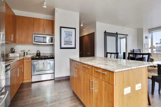 Photo - 447 N State St