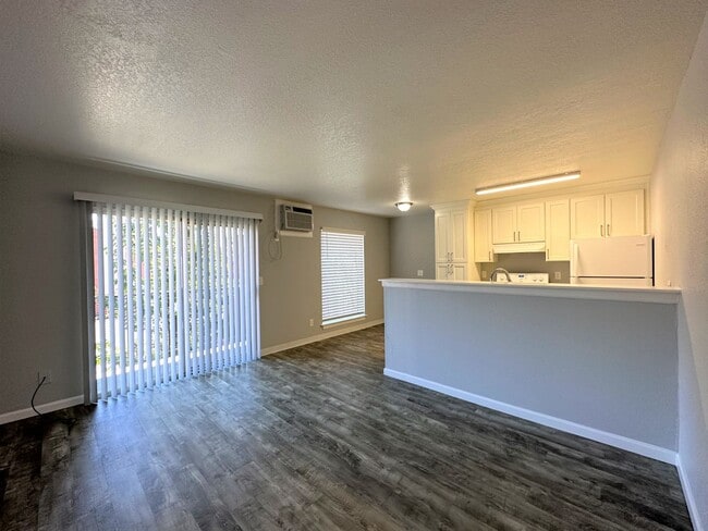 Photo - Lincoln Crest Apartments - 6248 Gettysburg Place