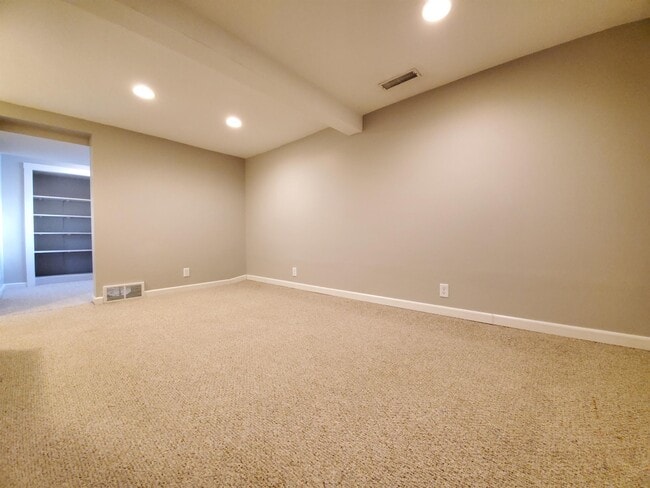 1112 6th Ave SE