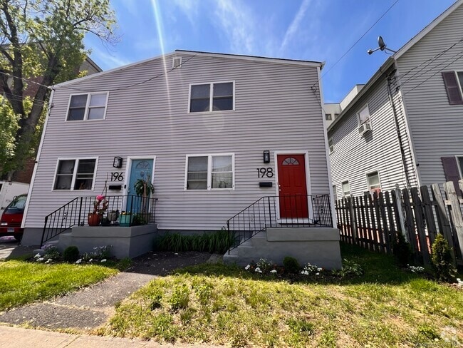 Building Photo - 196 Franklin St Unit 2nd Floor Rental