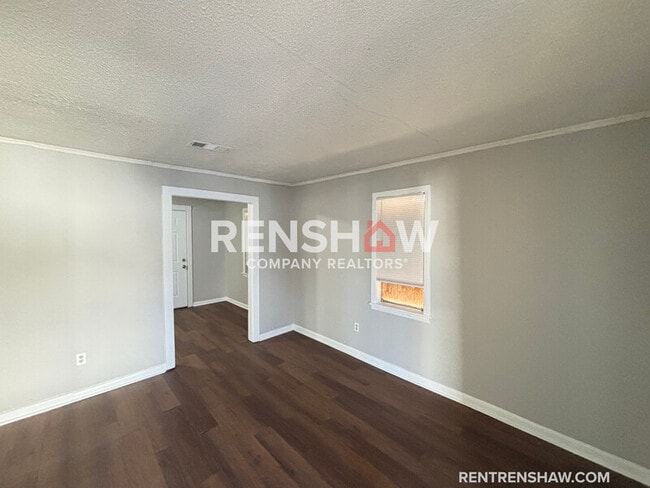 Photo - 1242 Airways Blvd