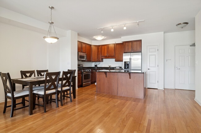 Photo - 77 N Quentin Rd