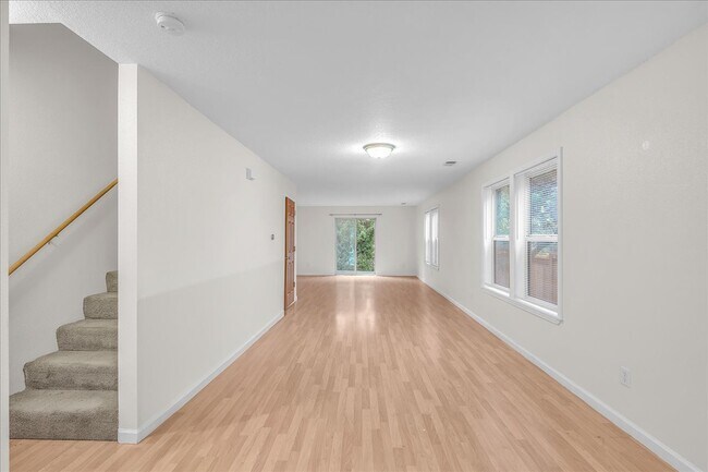 Photo - 55 NE Cook St