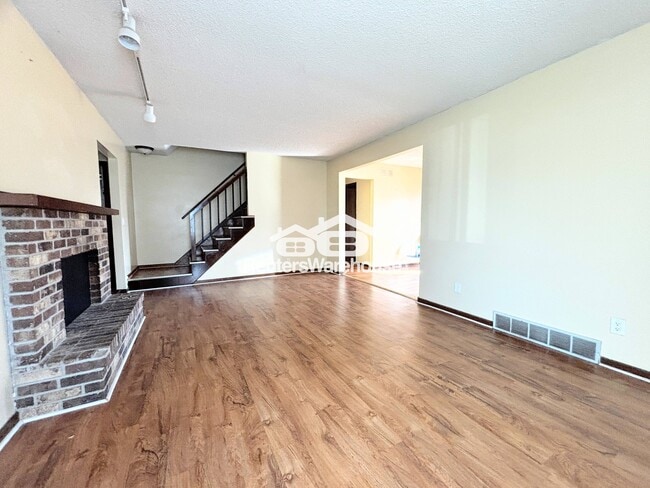 Photo - 4541 50th St