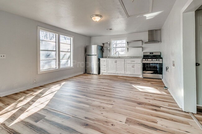 Photo - 620 W Acres St