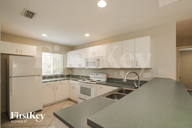 Photo - 8418 Wren Rd