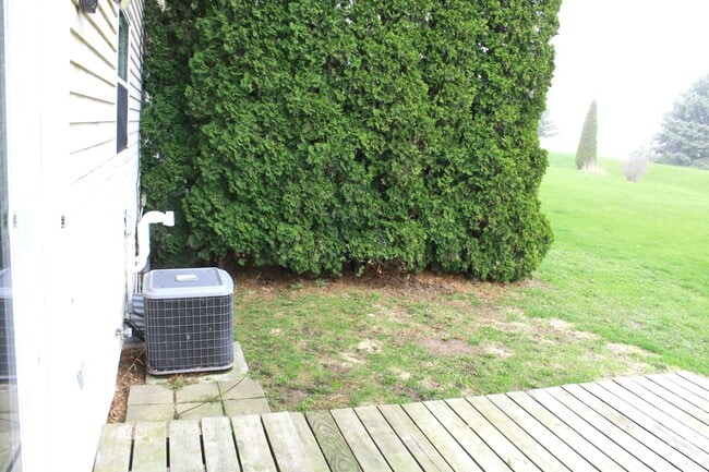 Photo - 376-376 Thomas Dr Unit 374