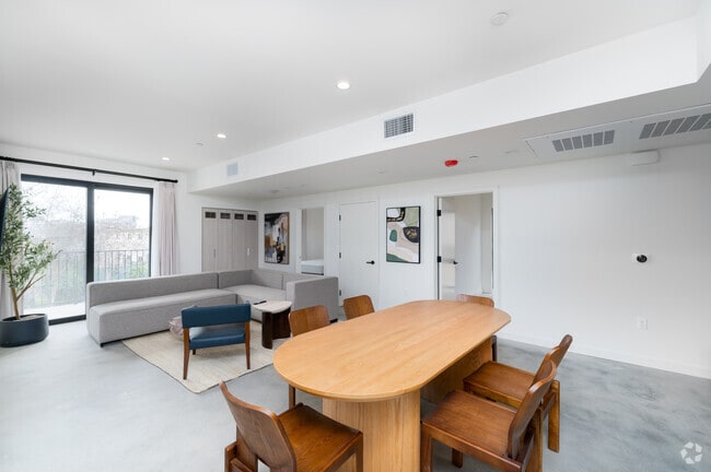 4BR, 2BA - 1161SF