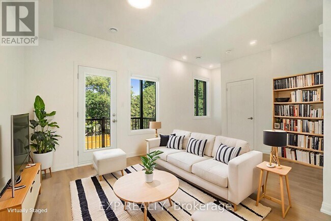 Photo - 255 Castor St