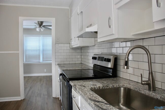 Photo - 1017 Crestline Rd NW