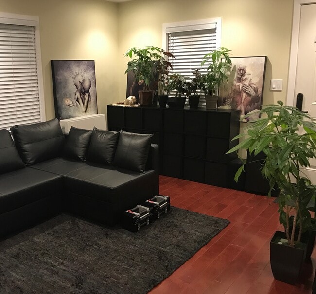 Sala de estar - 445 West Portal Ave Unidad Cottage