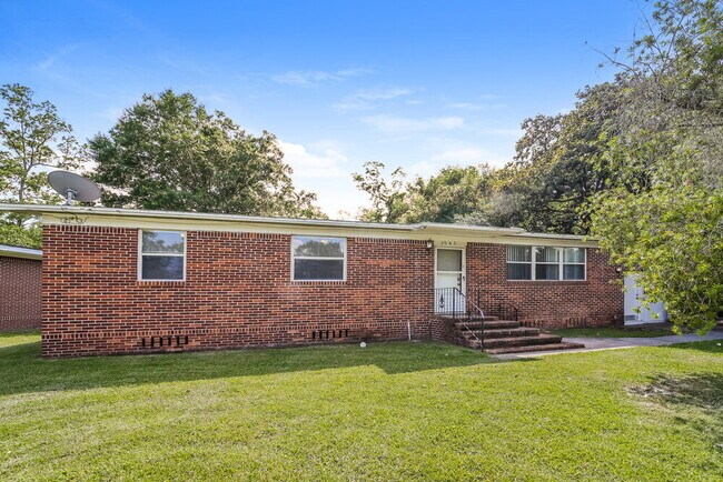 Photo - 3942 Barmer Dr House