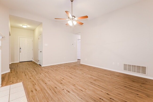 Photo - 1308 Doris Dr