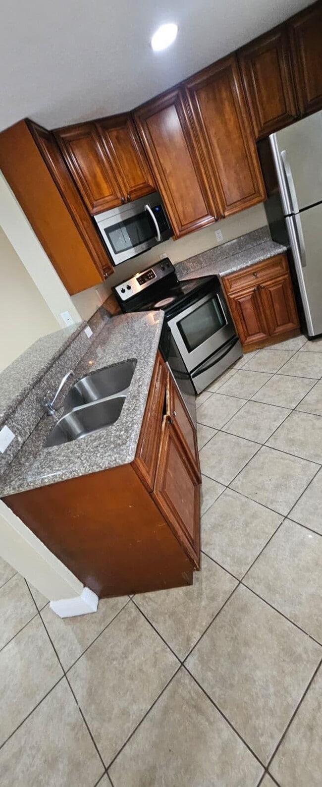 Photo - 4915 Springfield St