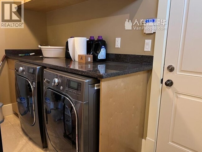 Photo - 9531 Chapmond Crescent