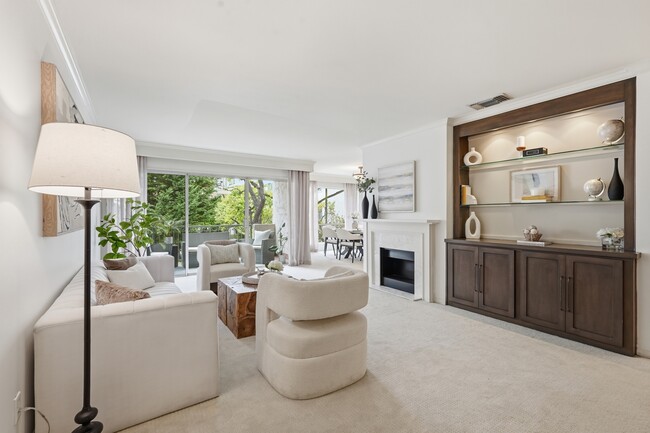 Building Photo - 836 S Bundy Dr Unit 303