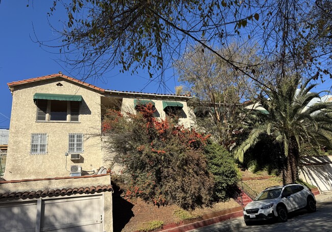 View From Street - 921 Tularosa Dr Apartments