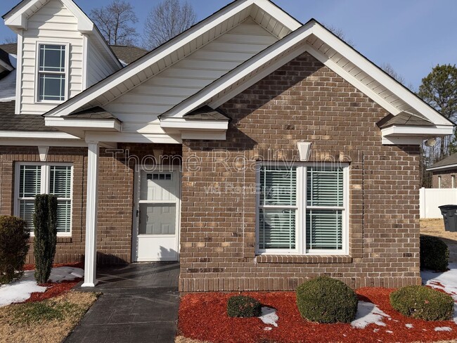 Photo - 220 Braylock Dr