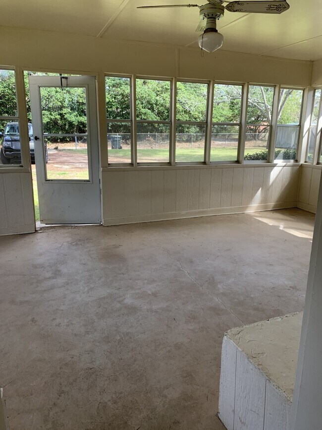 sunporch - 2021 Davis Ave