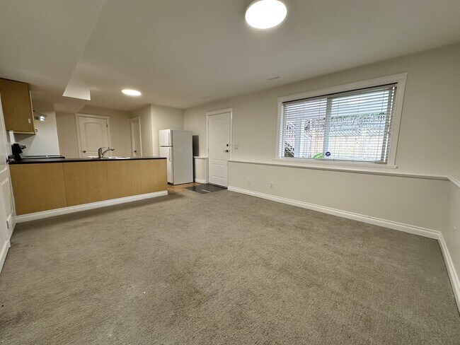 Photo - 46450 Armstrong Pl