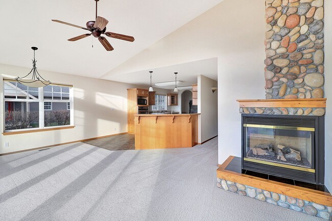 Photo - 2 Bed 2 Bath w/Large Office - Penn Cove Vi...