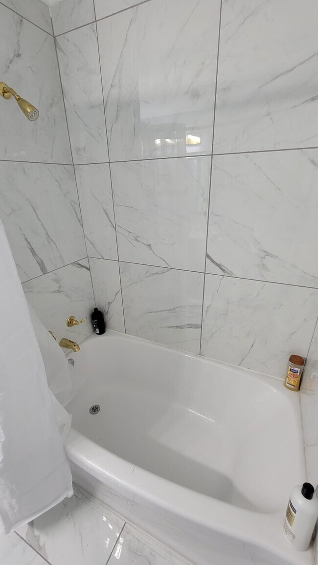 Photo - 214 S Linden St Unidad 1