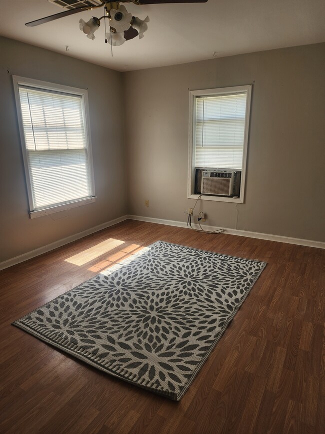 Photo - 422 W Poplar Ave