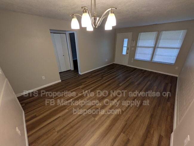 3426 W Dorchester Ridge