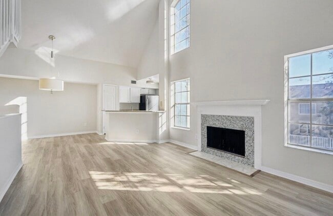 Photo - 13700 Richmond Park Dr N