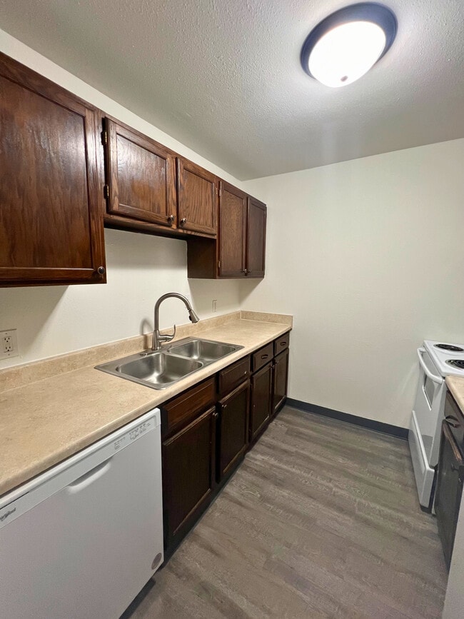 Building Photo - Condos Unit 106