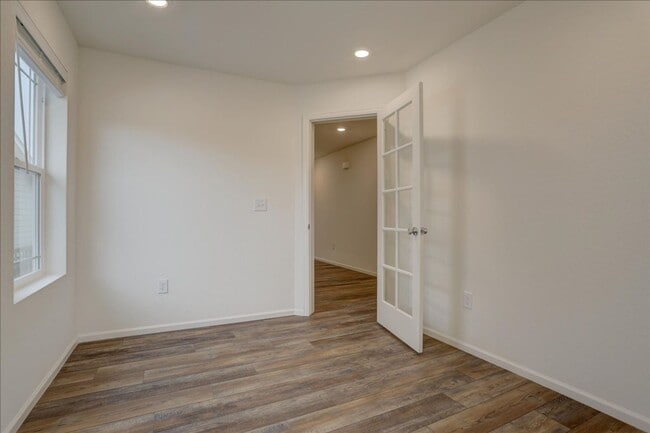 Photo - Available for move-in on 05/15/26- 3bed/2.5bath in Aurora!
