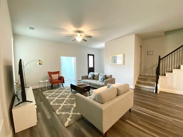 Building Photo - 7421 Sunset Blvd Rental