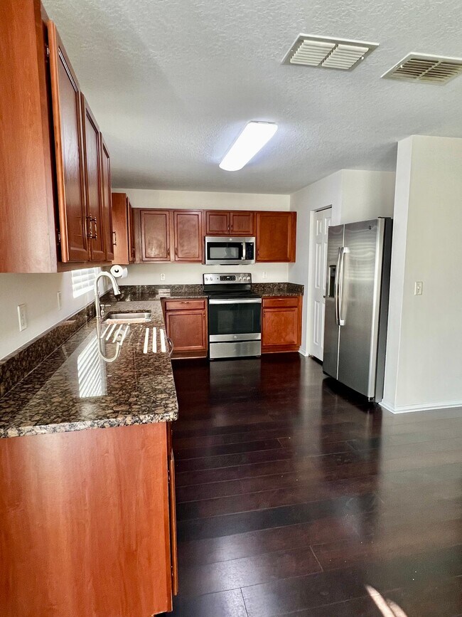 Photo - 18916 Randall Pl