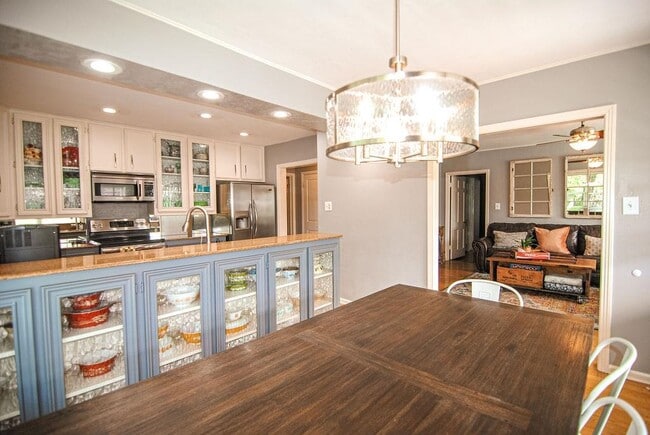 Photo - 1301 Ford St